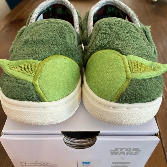 toms baby yoda shoes